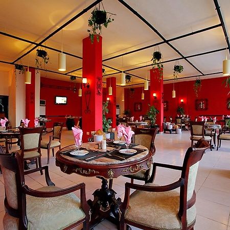 Golden 5 Sapphire Suites Hotel Хургада Екстериор снимка