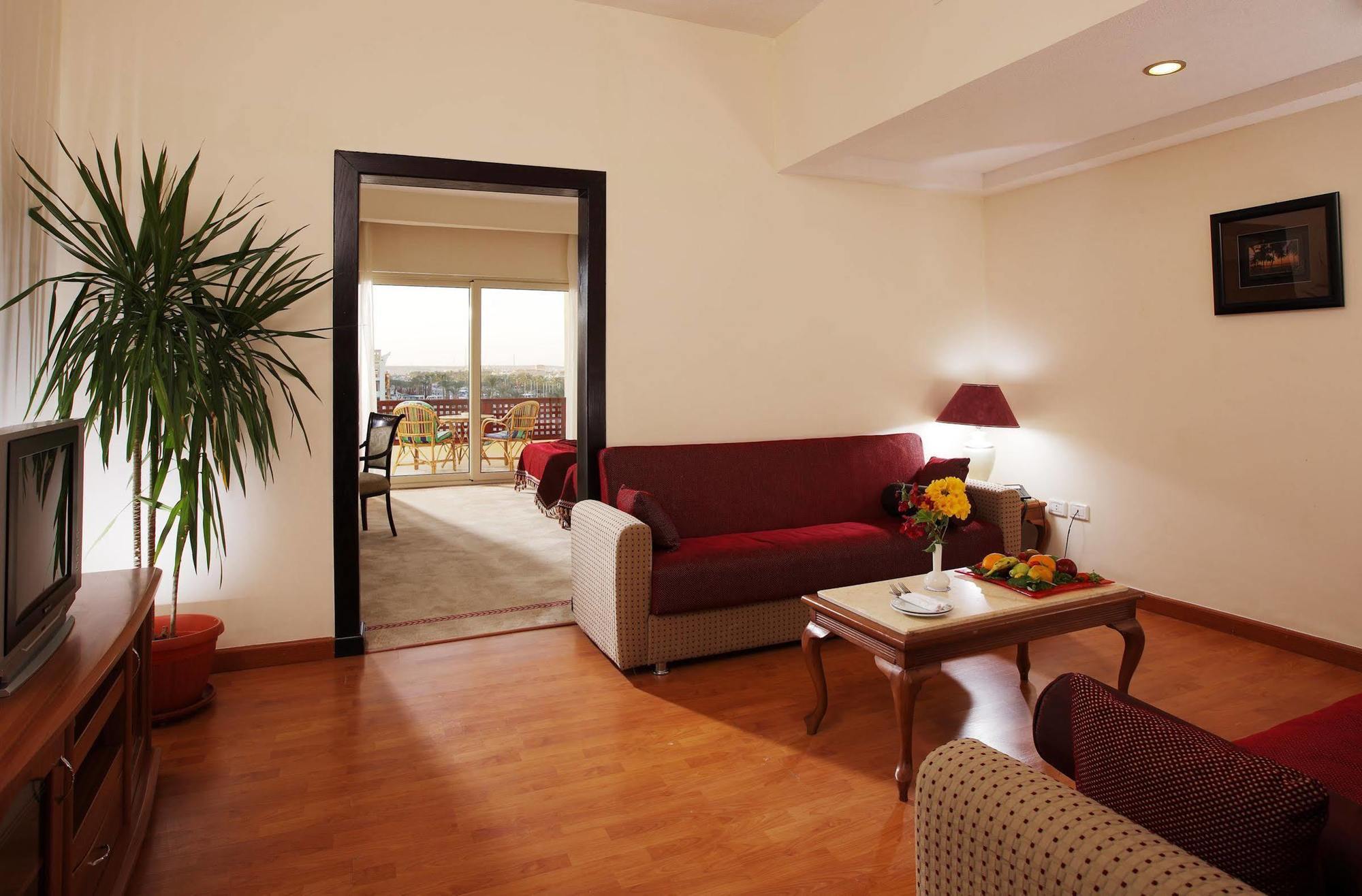 Golden 5 Sapphire Suites Hotel Хургада Екстериор снимка